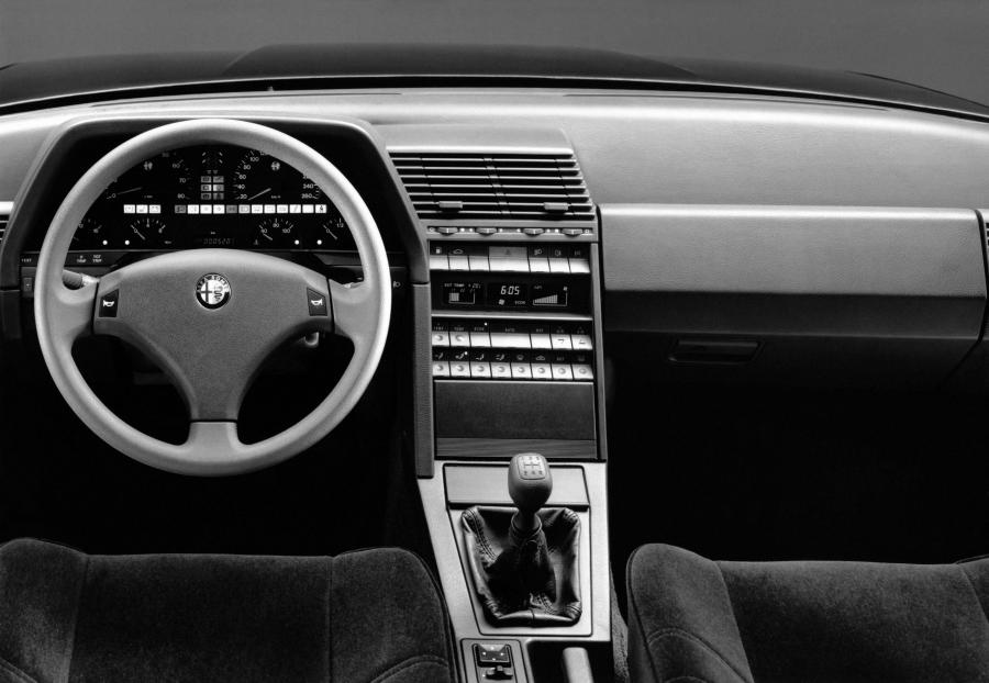 Торпедо Alfa Romeo 164 Super 1992 года  (фото 4 из 18)